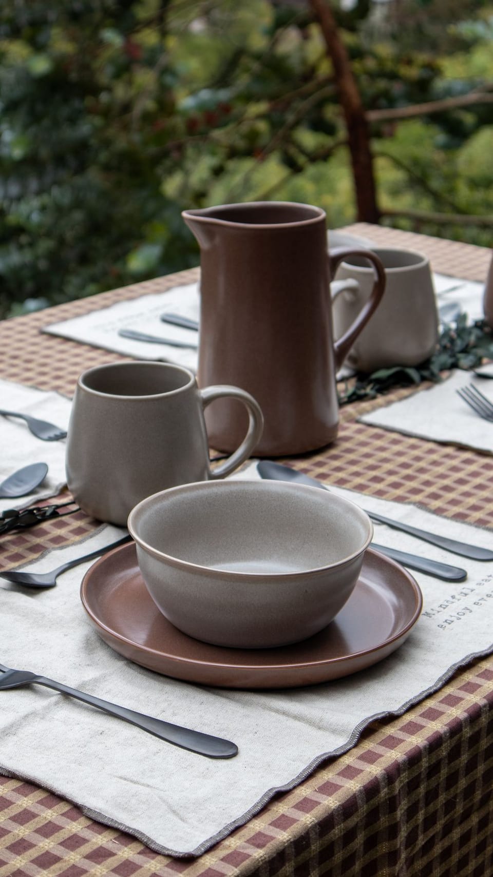 Muy Mucho: Fotografía: Mesa al aire libre